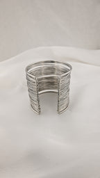 Bracciale cuff a fili multipli