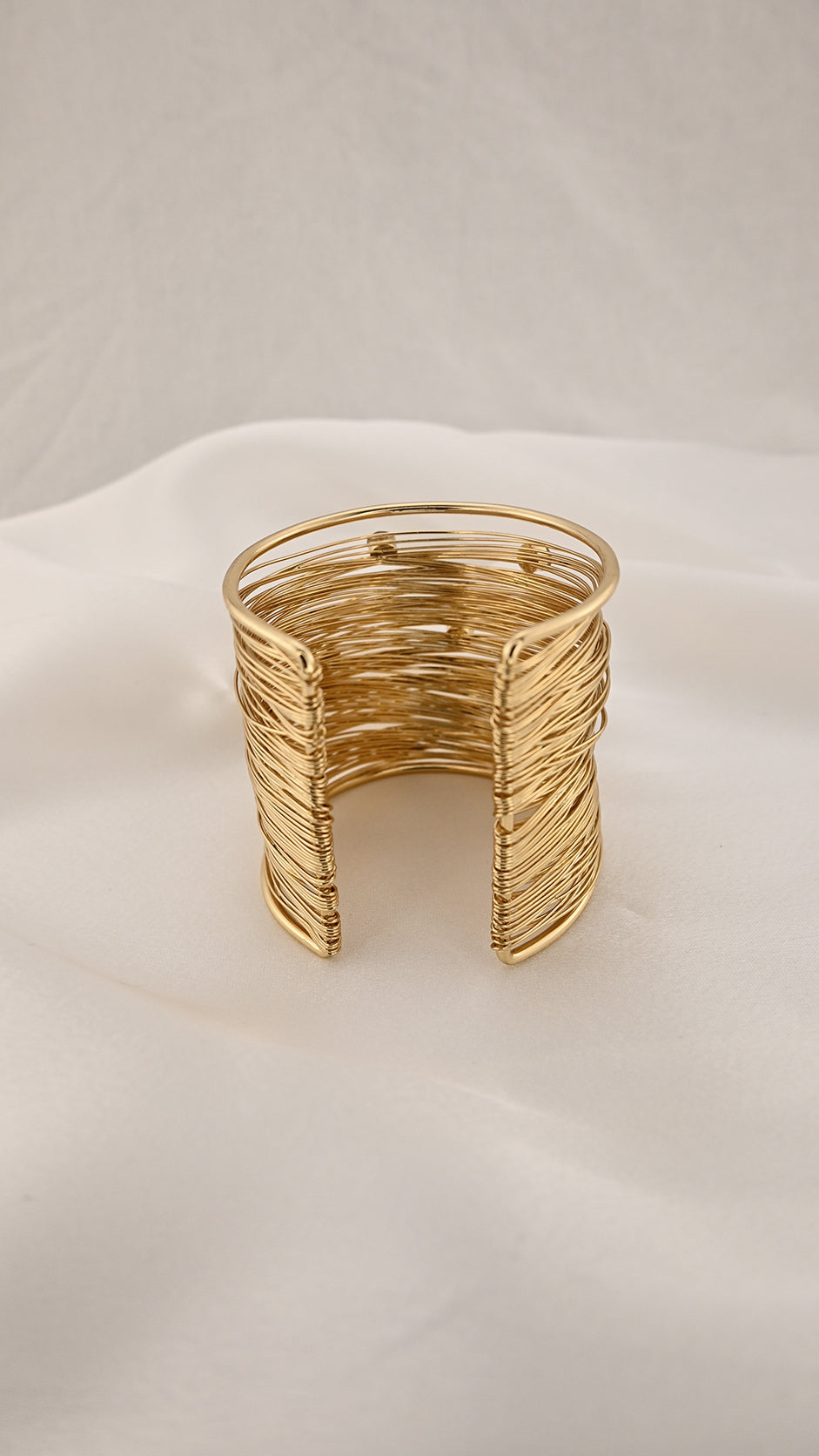 Bracciale cuff a fili multipli con cristalli
