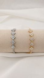 Bracciale con fiori e cristalli