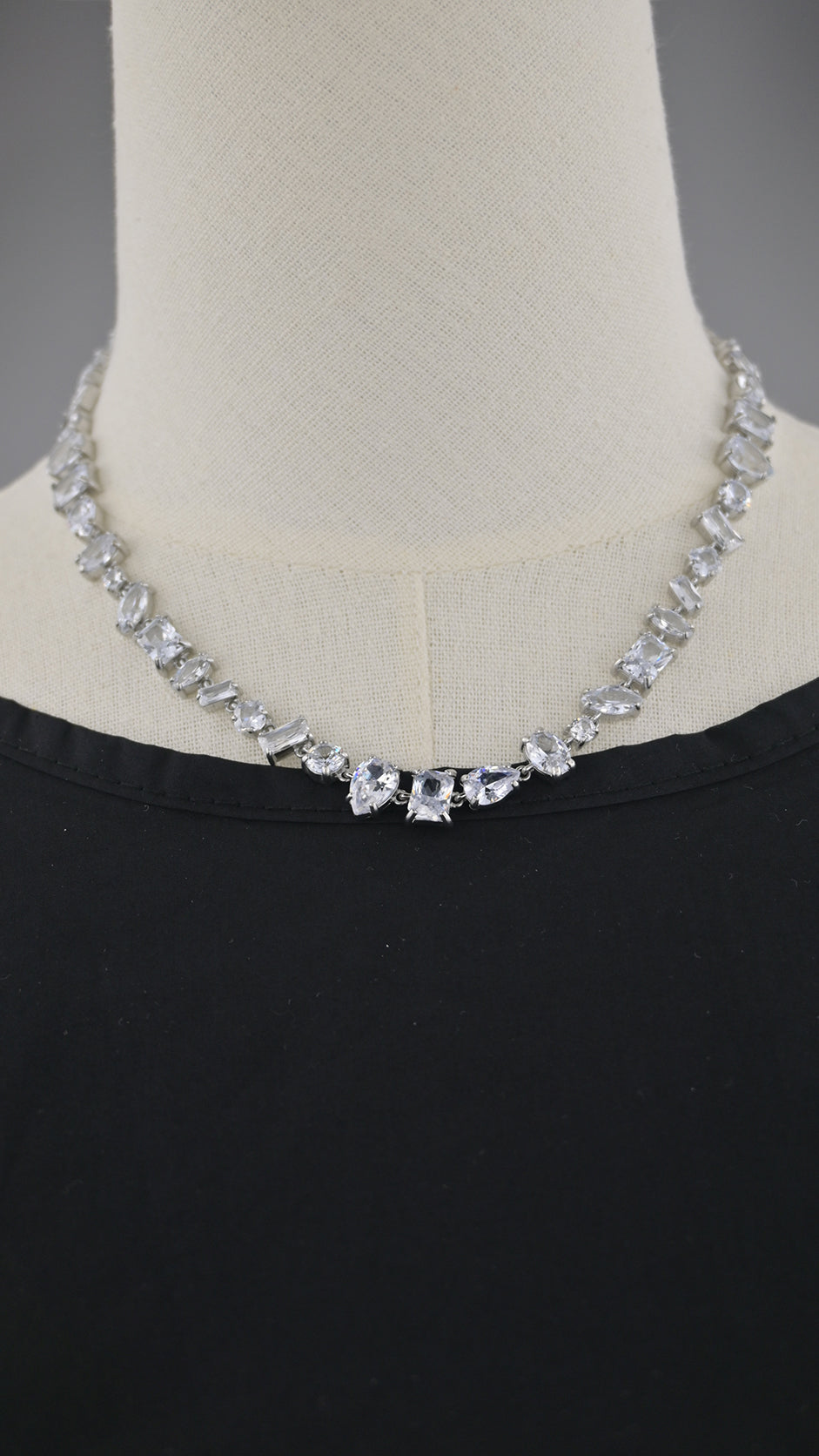 Collana con pietre