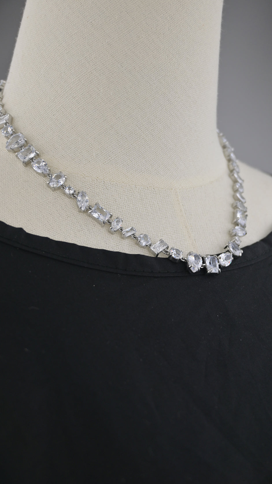 Collana con pietre