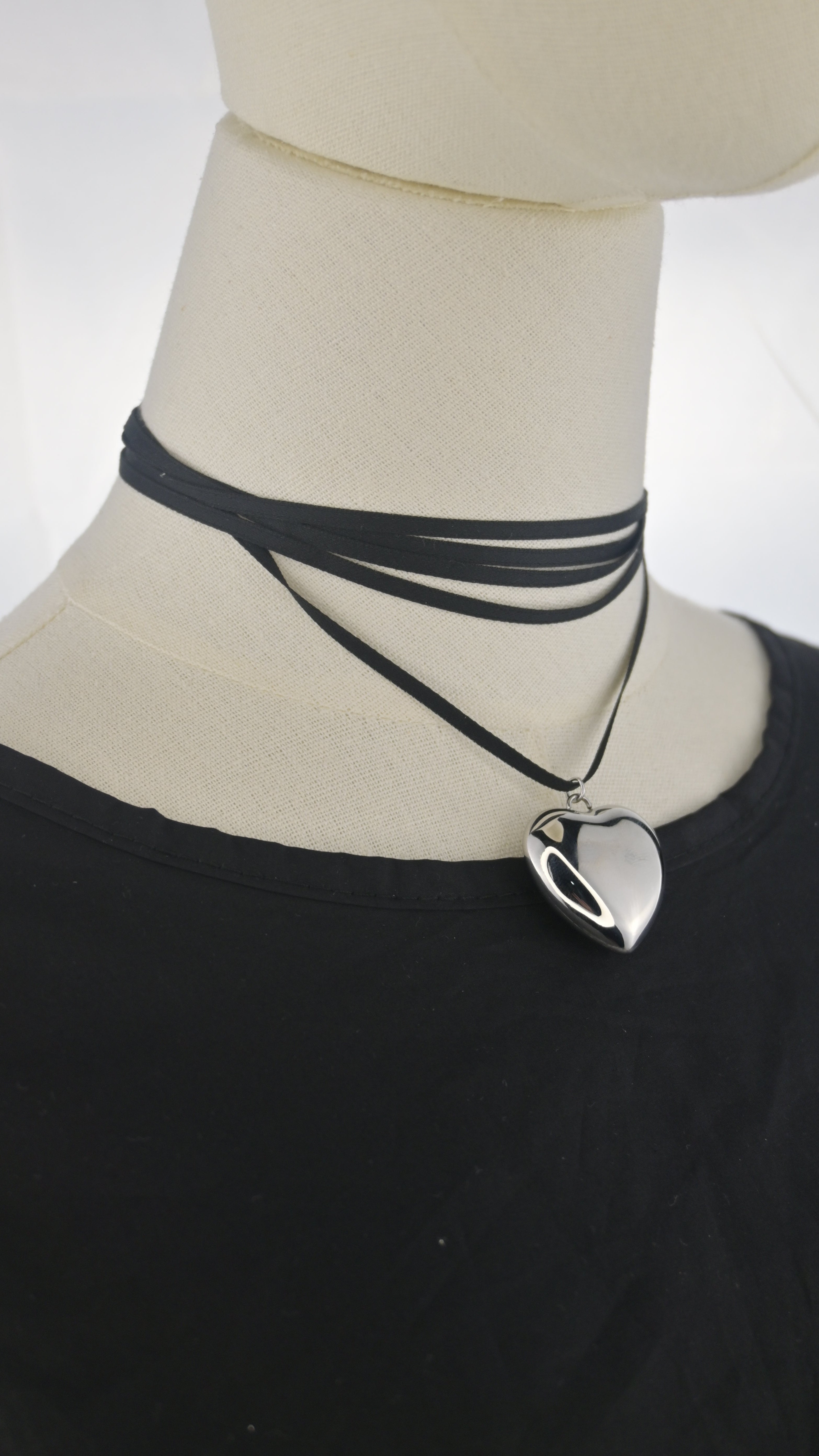Collana choker con pendente cuore argentato