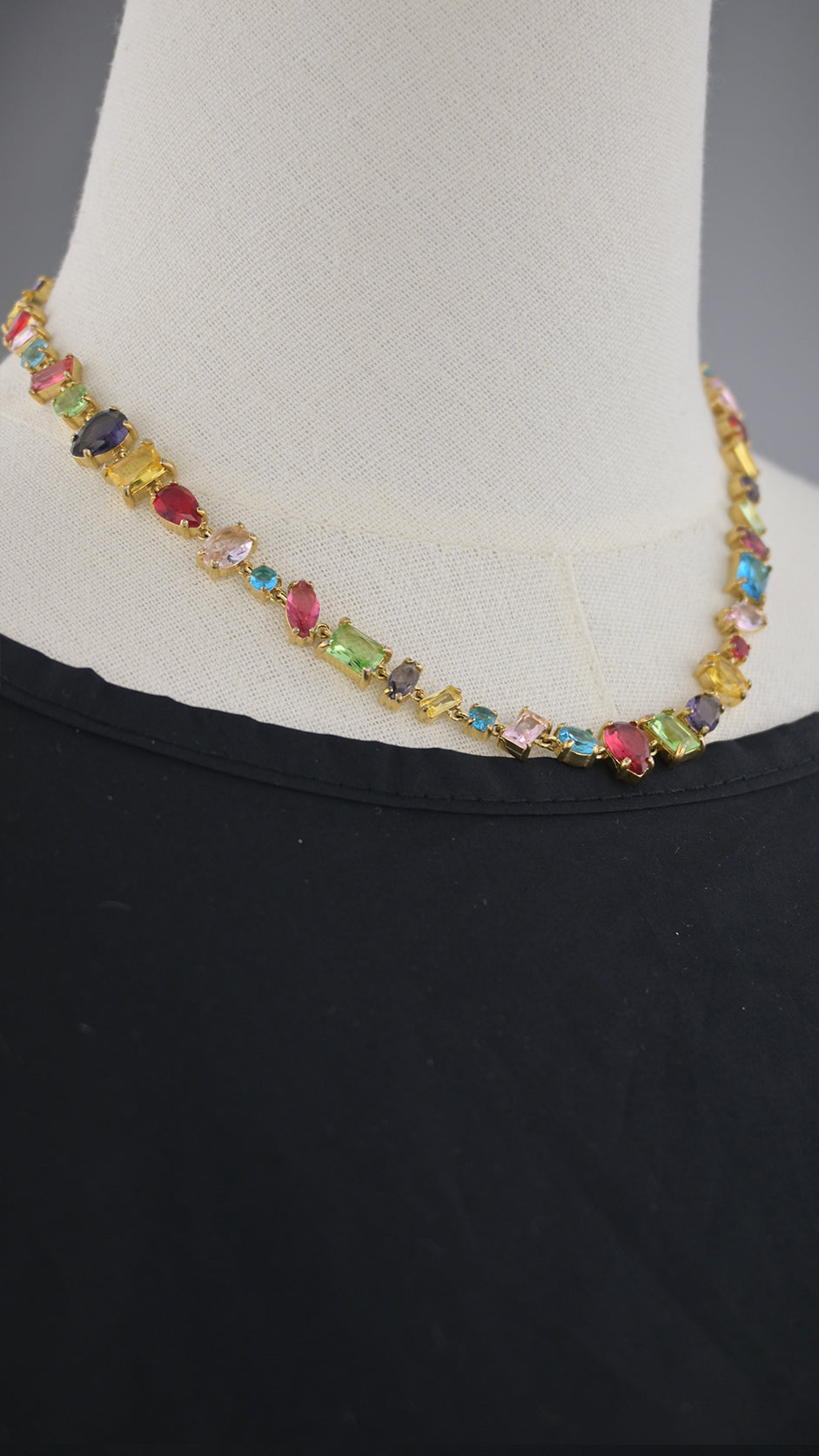 Collana con pietre