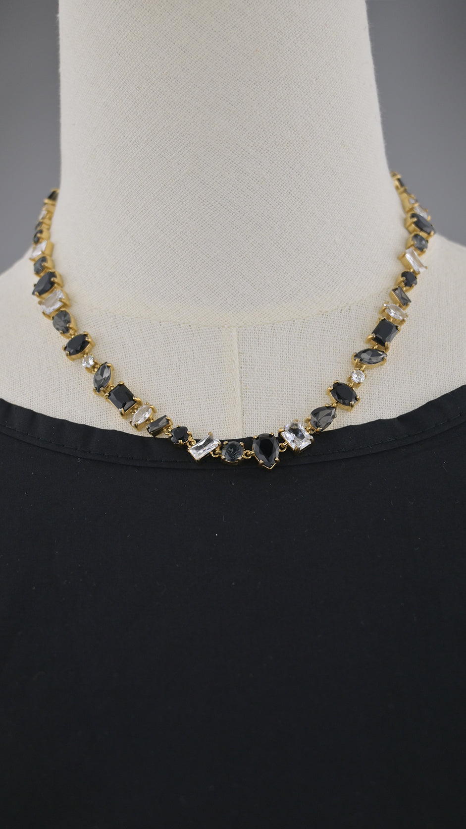 Collana con pietre