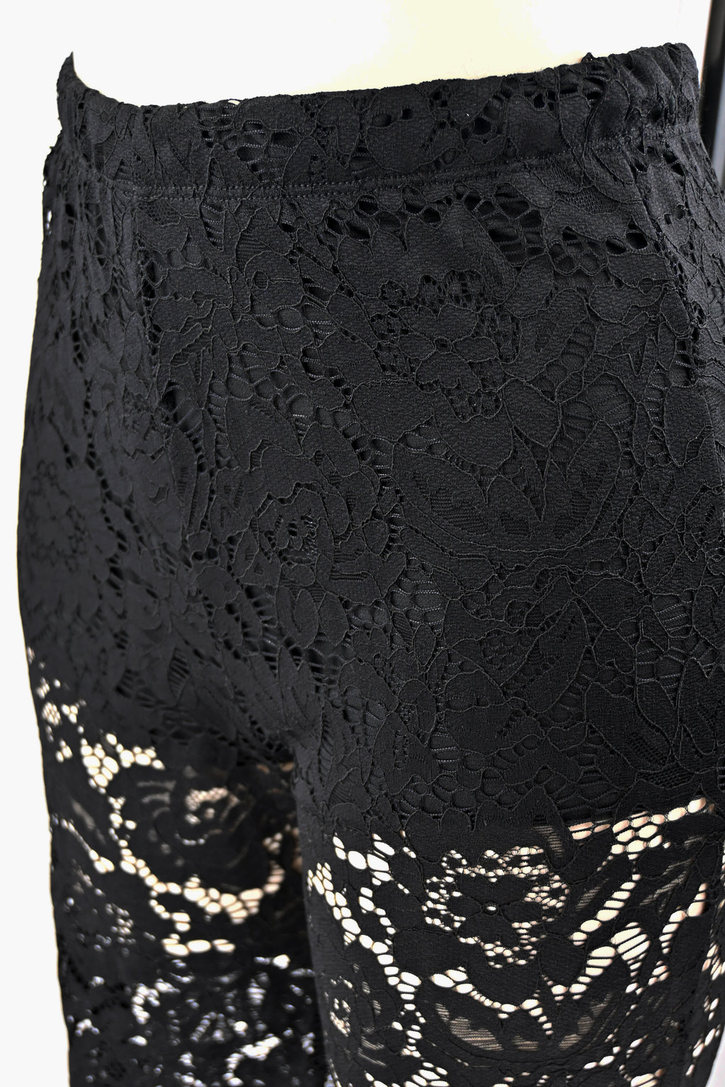 Pantaloni in pizzo nero