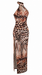 Abito lungo halter aderente con schiena racerback e spacco laterale
